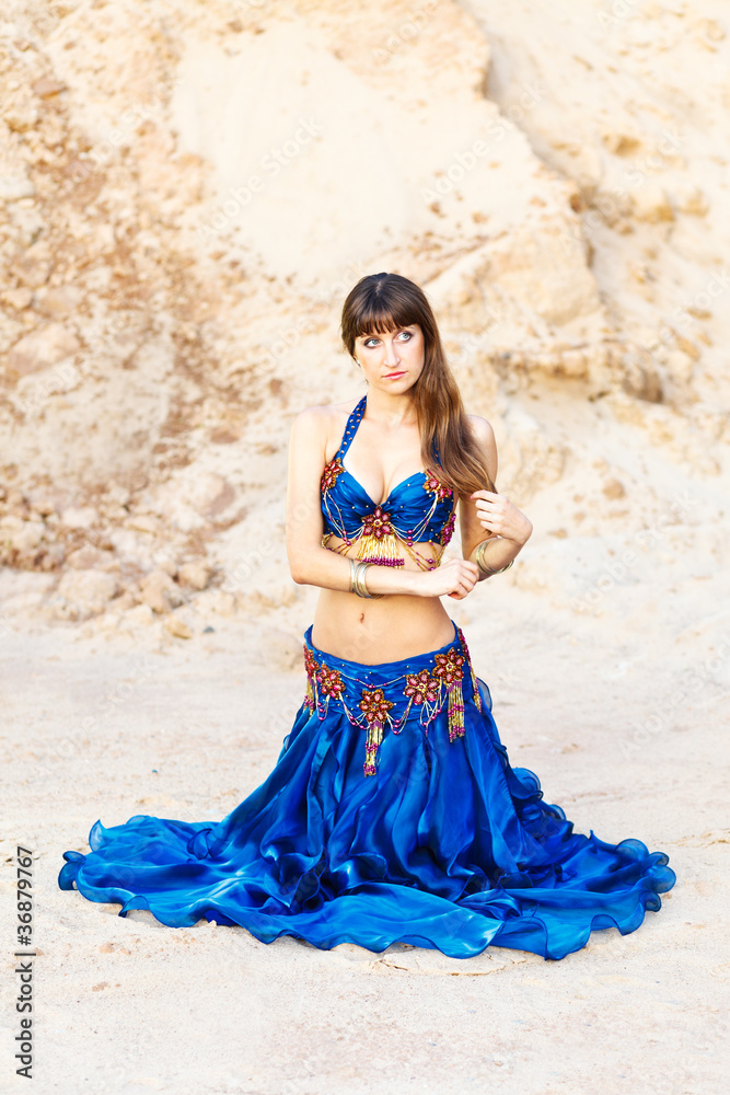 Obraz premium Belly dancer in blue lingerie.