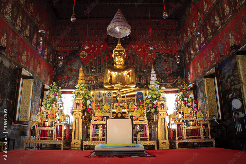 Buddha statue