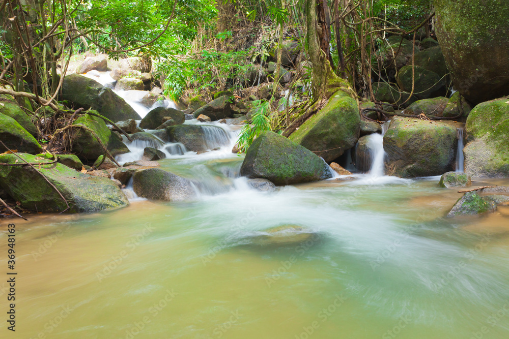 Naklejka premium Deep forest Waterfall in Chantaburi, eastern of Thailand