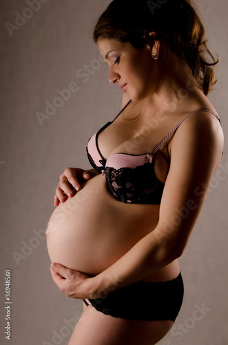 Portrait of the pregnant woman © Vladimir Voronin