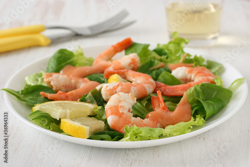 salad with shrimps