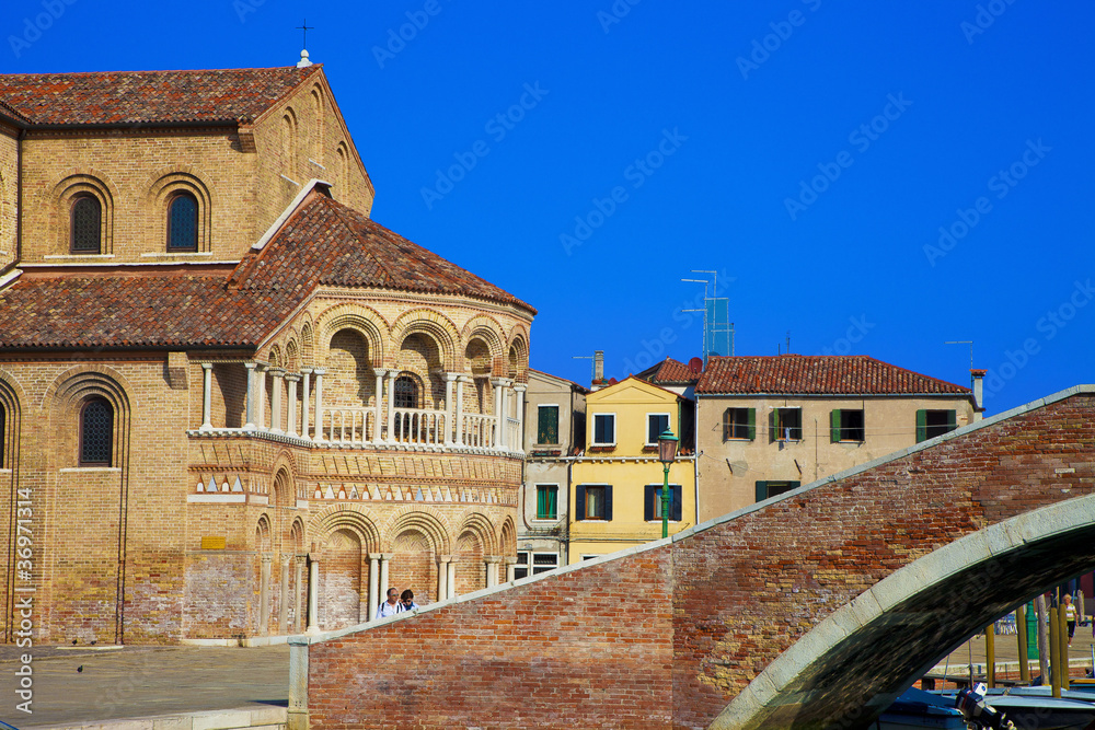 italie, venise : murano, église ss maria donato, pont