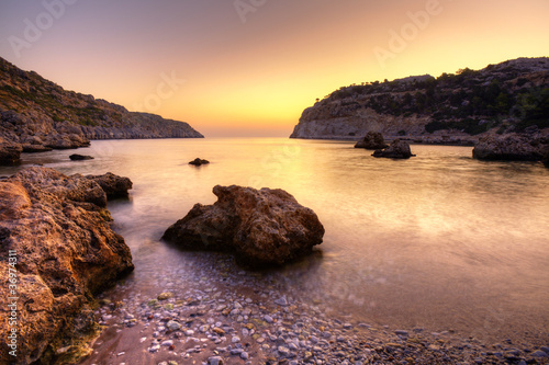Wschód słońca w Grecji. Fotografia HDR Anthony Quinn Bay.