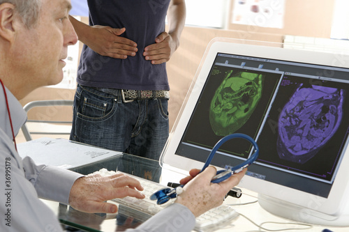 Maux du ventre ches un ADO - Radiologie photo