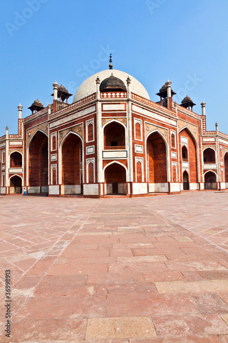 Humayun's Tomb in Delhi © travelview