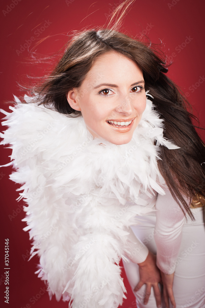 Fröhliche Frau in weihnachtlicher Kleidung Fröhliche Frau in weihnachtlicher Kleidung