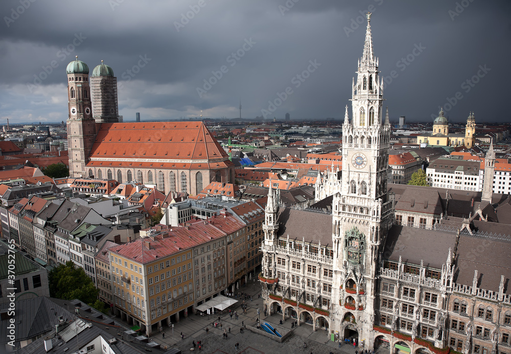 Fototapeta premium Munich Marienplatz at storm