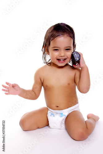 petite fille au téléphone