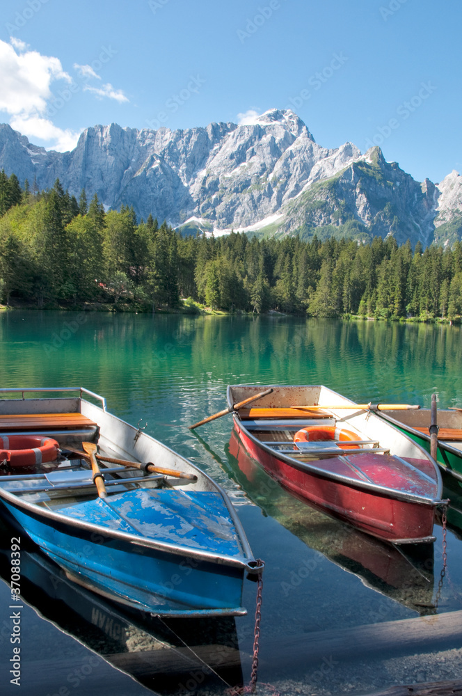 Italia - Udine - Lago di Fusine e monte Mangart with row boats