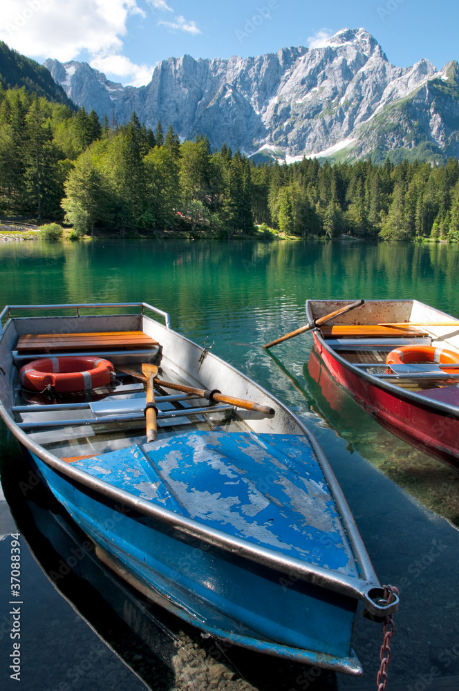 Italia - Udine - Lago di Fusine e monte Mangart with row boat