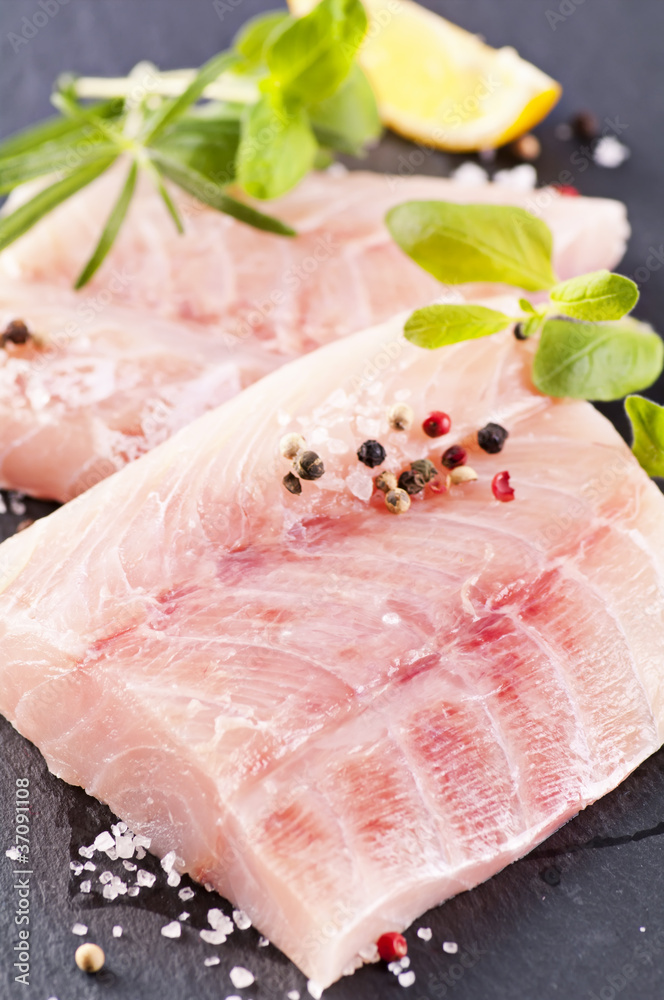 Fischfilet roh Stock-Foto | Adobe Stock