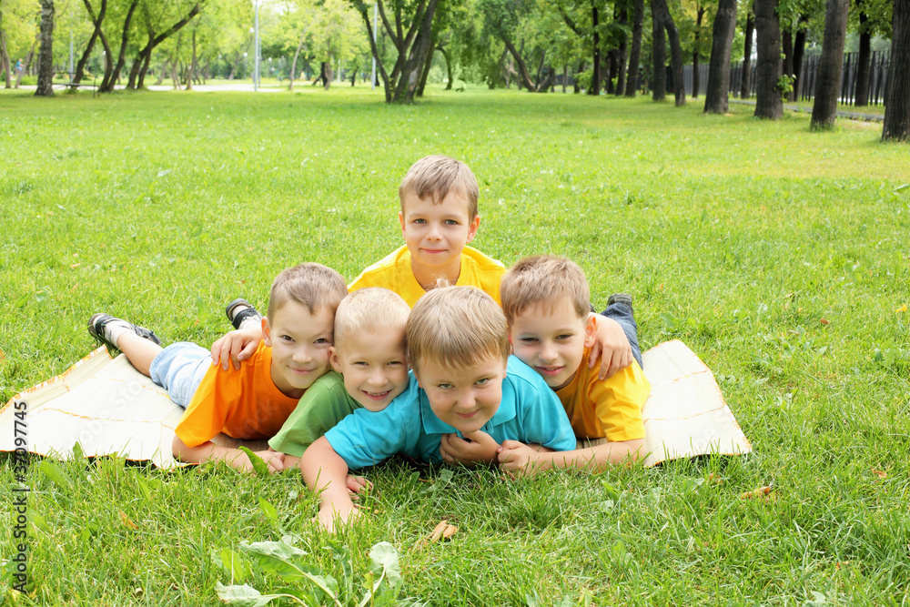 Fototapeta premium Group of children in the park