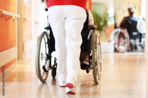 Rollstuhl im Pflegeheim photo