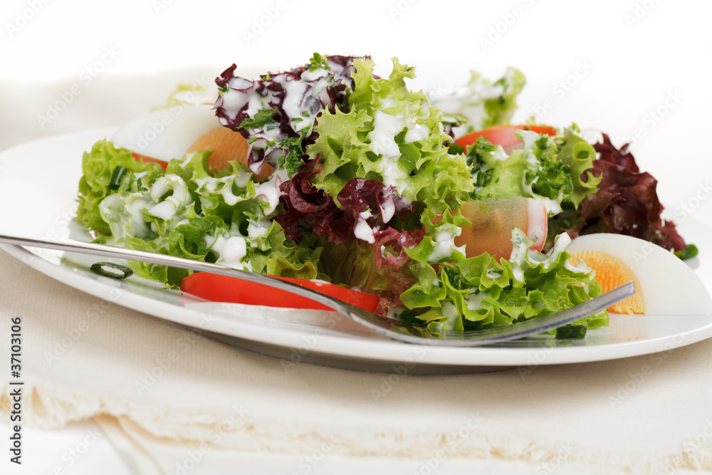 Bunter Salat mit Ei Bunter Salat mit Ei