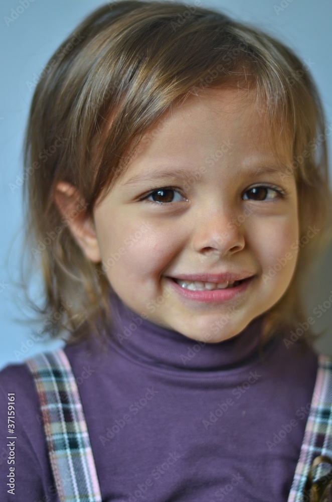 bambina in posa bambina in posa