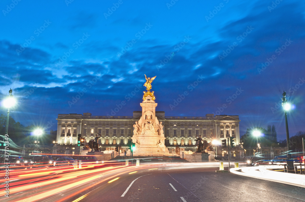 Fototapeta premium Queen Victoria Memorial at London, England