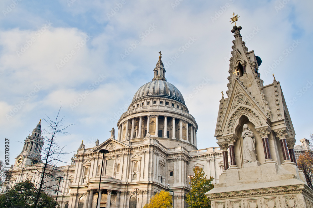 Saint Paul Cathedral at London, England