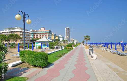 Bild auf Leinwand Promenade von Lido di Jesolo an der italienischen Adria
