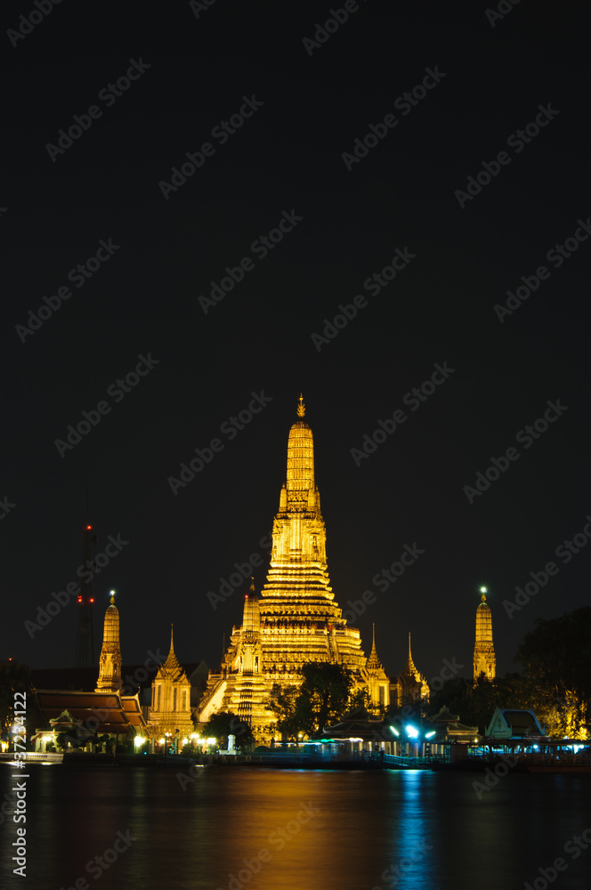 Wat Arun (Temple of Dawn)