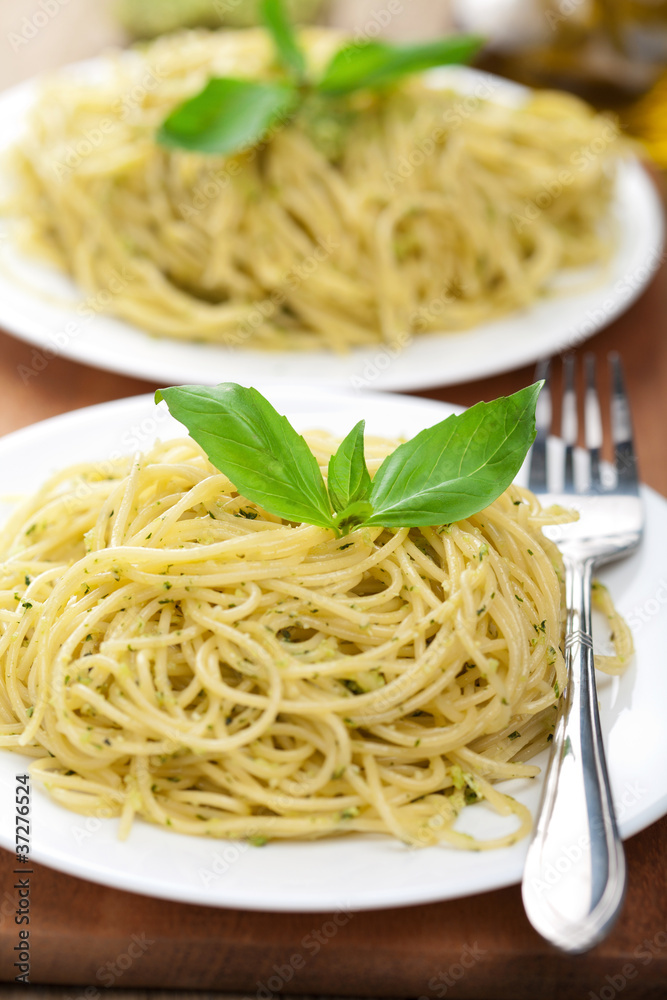 spaghetti with pesto sauce spaghetti with pesto sauce