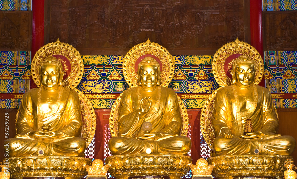 Fototapeta premium buddha statue in Wat-Leng-Noei-Yi2