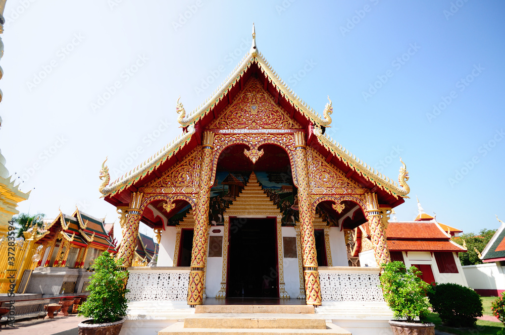 Fototapeta premium Buddhist Temple of Wat Phra That Haripoonchai Lampoon