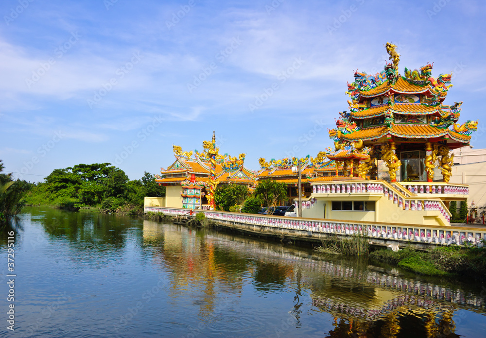 Naklejka premium Chinese temple in Thailand