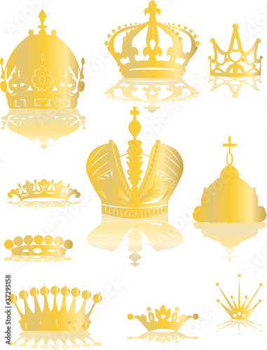 ten gold crowns with reflections