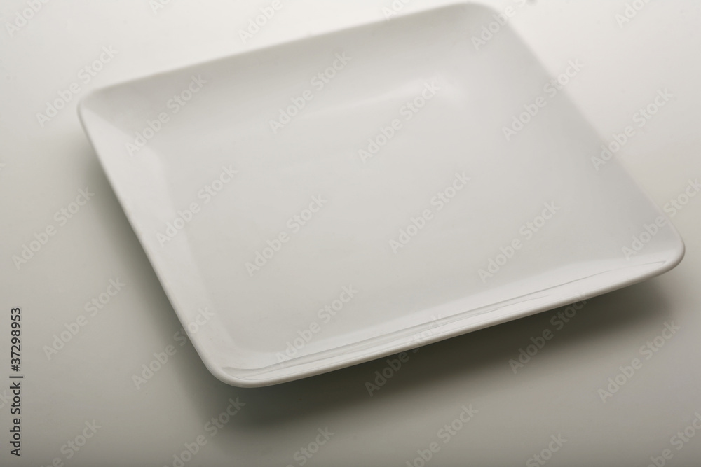 piatto quadrato bianco su sfondo bianco piatto quadrato bianco su sfondo bianco