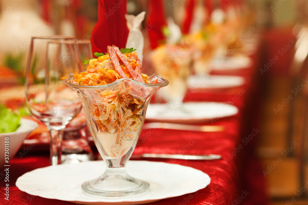 Served for a banquet table Served for a banquet table