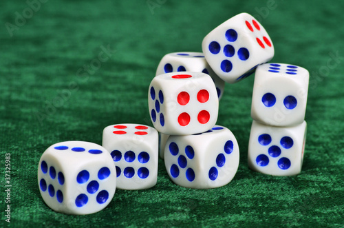 Obraz na plátně Dice on a baize