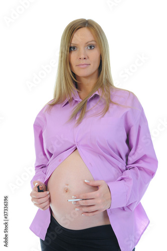 pregnant woman with cigarette