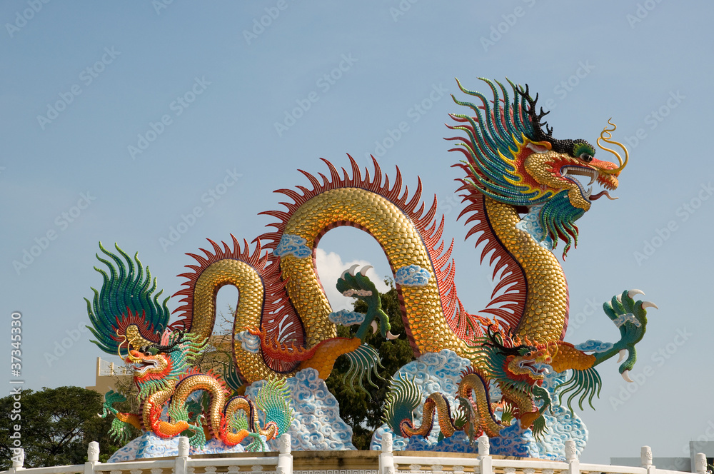 Fototapeta premium Chinese dragon statue