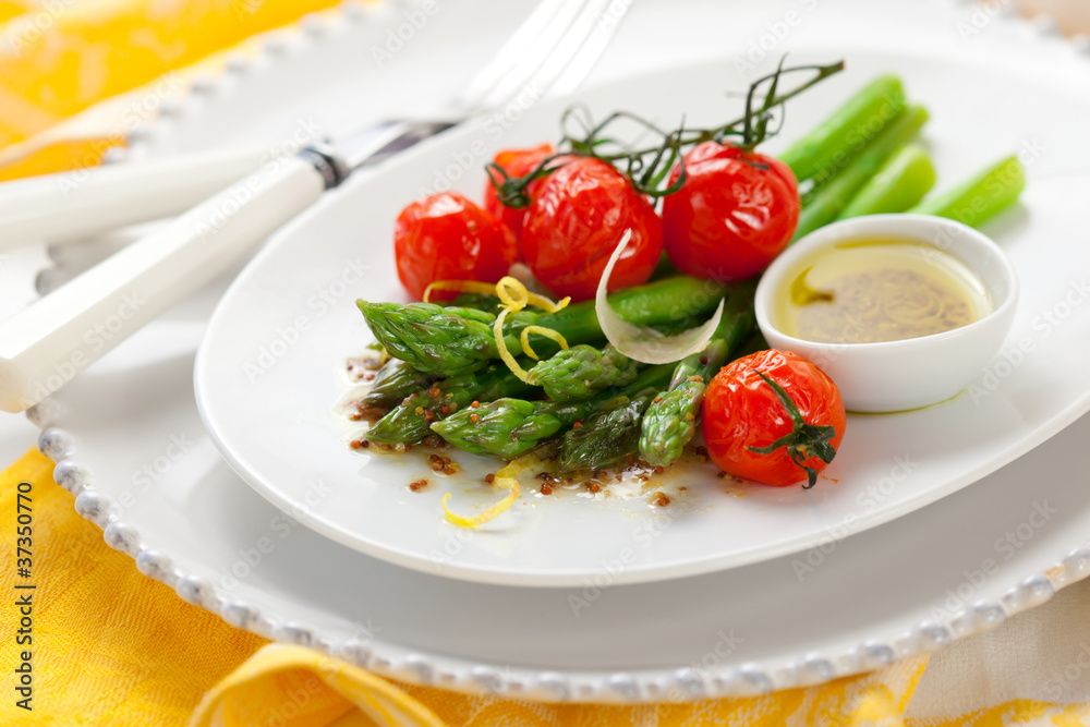 green asparagus with roasted tomatoes