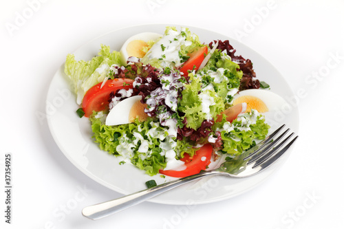 Bunter Salat mit Ei