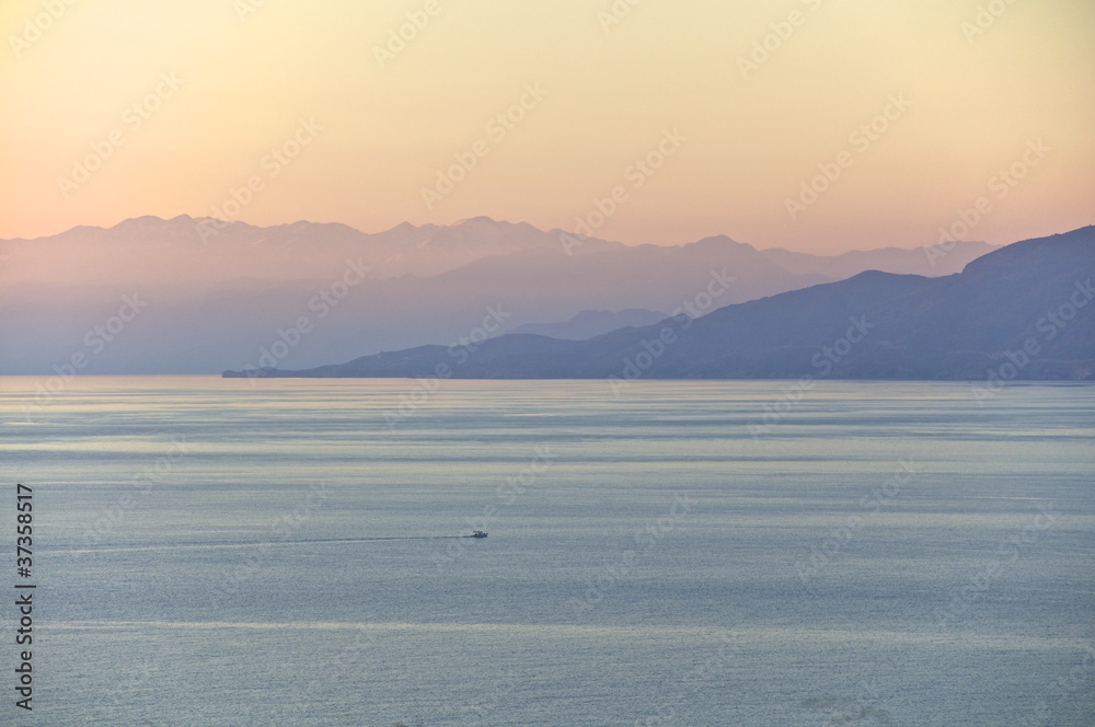Die Weißen Berge auf Kreta bei Sonnenuntergang