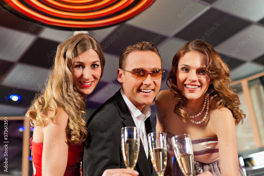 Ταπετσαρία People with champagne in a bar