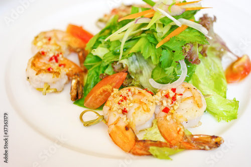 Shrimp with salad