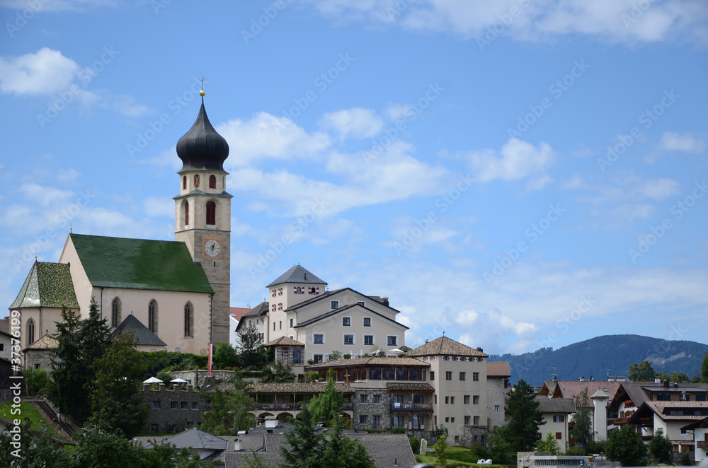 Schöne Kirche in Südtiroler Bergdorf