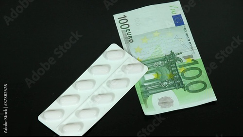 Medikamente - Geld photo