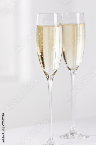 gefüllte Sektgläser, Champagne
