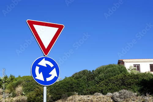 roundabout sign photo