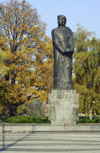 pomnik Adama Mickiewicza w Poznaniu, Polska