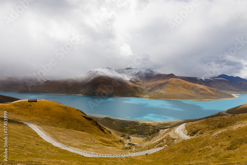 Yamdrok Yumsto Lake in Tibet