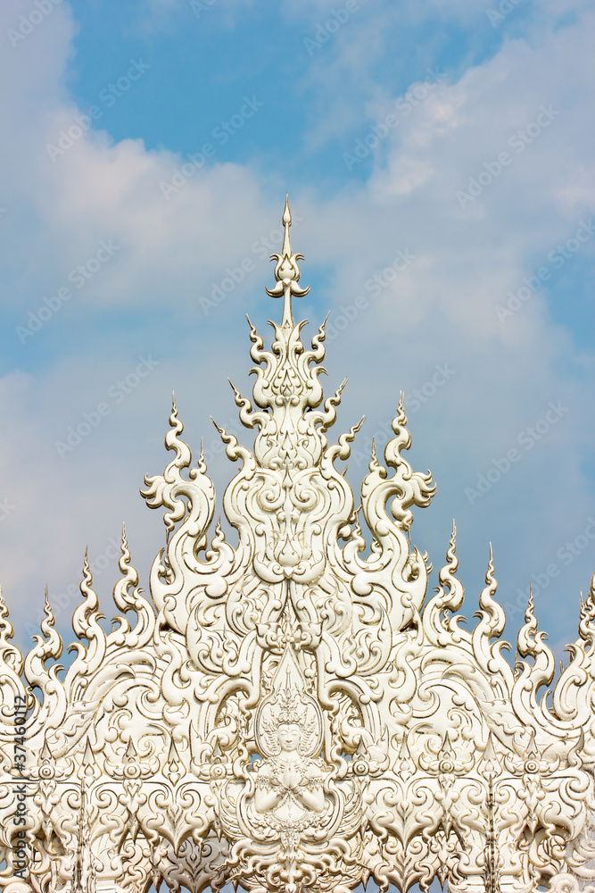 Fototapeta premium Patterned gate entrance to the temple