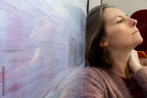 femme dans le train