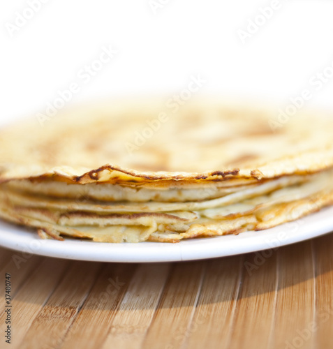 crêpes sur fond blanc photo