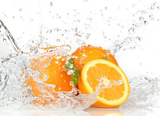 Küchenrückwand glas motiv Spritzendes Wasser Orangenfrüchte mit Spritzwasser  © Lukas Gojda