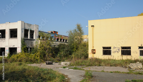 usine en ruine aux Mureaux