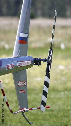 Рулевой винт легкого вертолета Robinson R-44